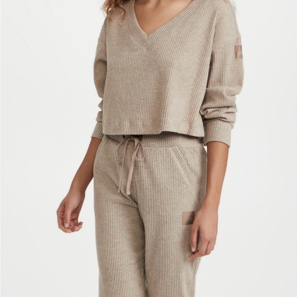 ALO Yoga Muse Lounge Set - V-Neck Crew & Matching Jogger - Gravel Heather